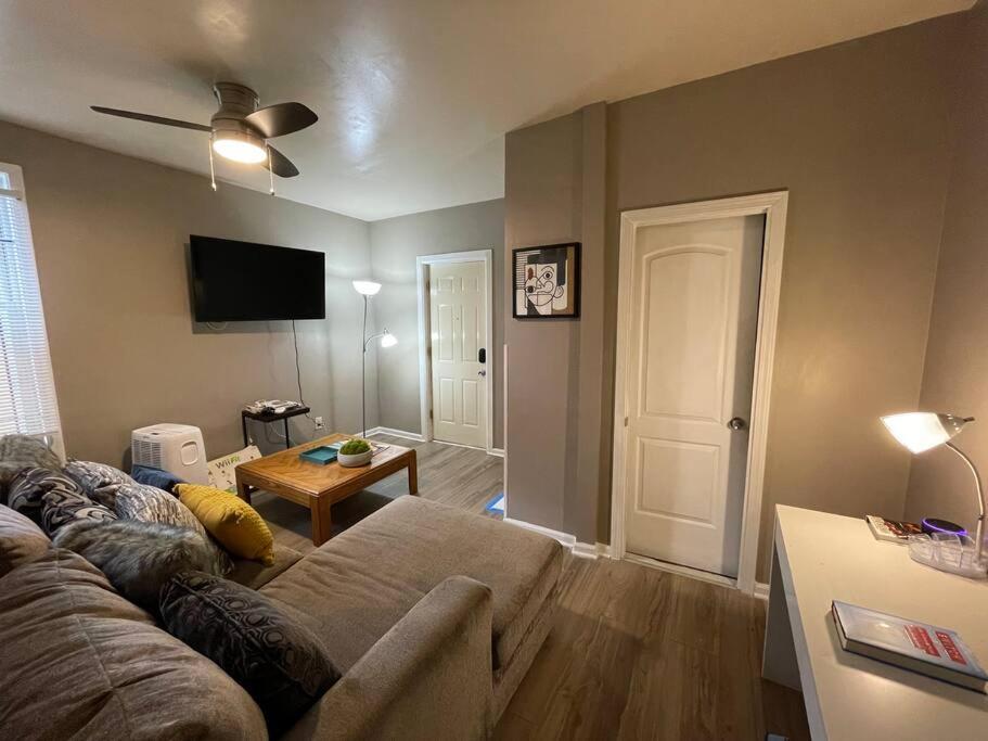 Red Line Guest House Apartment Corporate Housing Chicago Ngoại thất bức ảnh